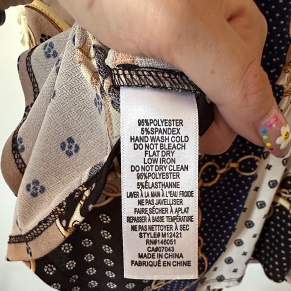 FAITH AND JOY | by Monteau Navy and Gold Patterned Top - Picture 12 of 14